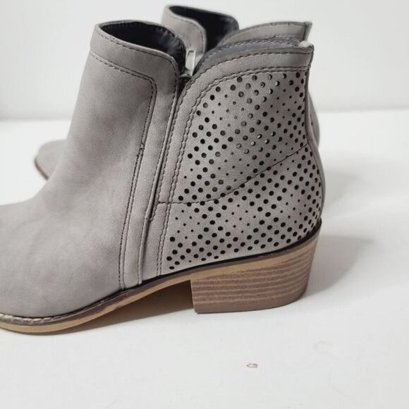 Madden Girl Grey Perforated Ankle Booties size 6 1/2 - Picture 11 of 11